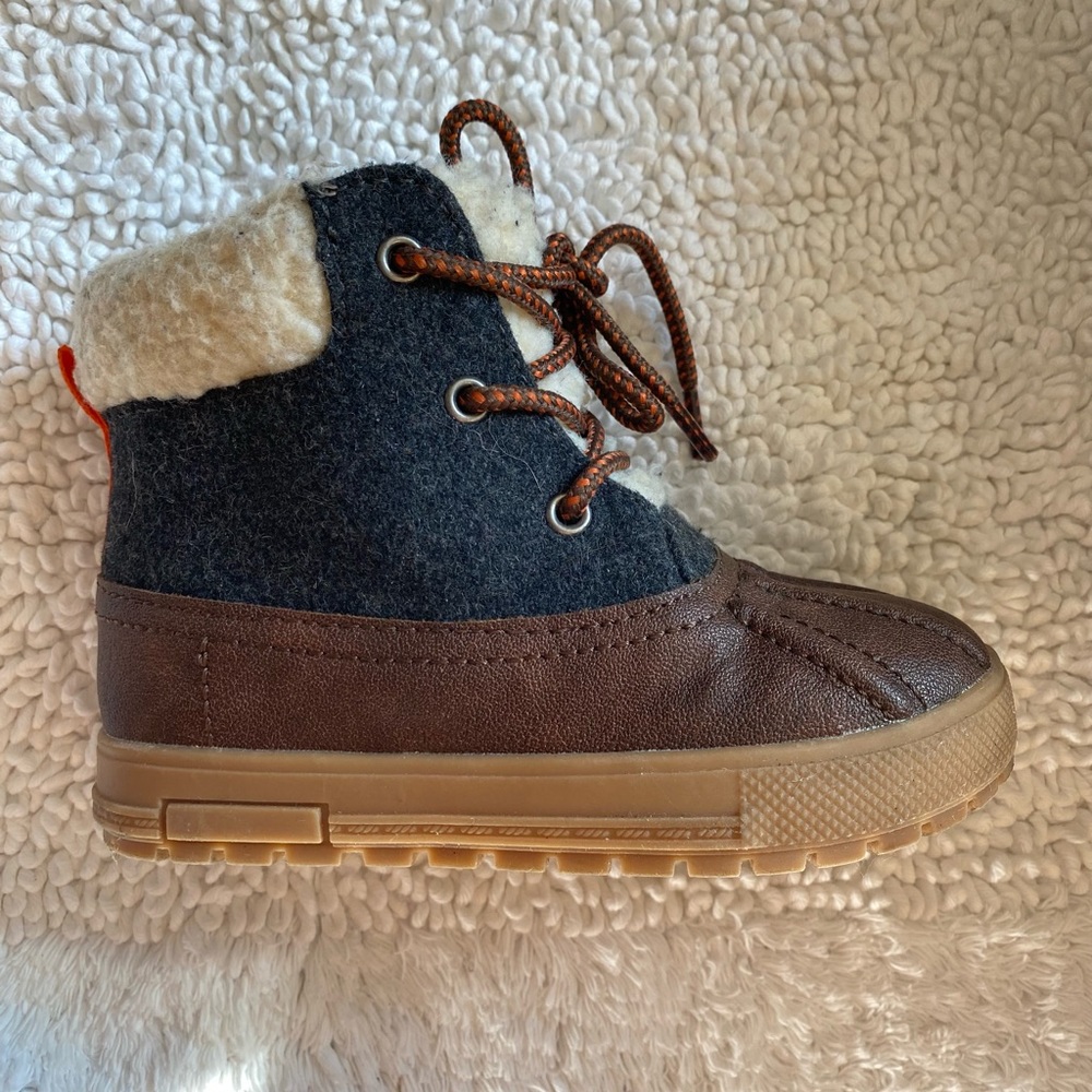 GAP Kids Brown and Navy Cozy Lace-Up Winter Boots